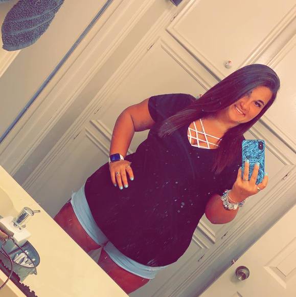 Meet your Posher, Brooke - Picture 1 of 1